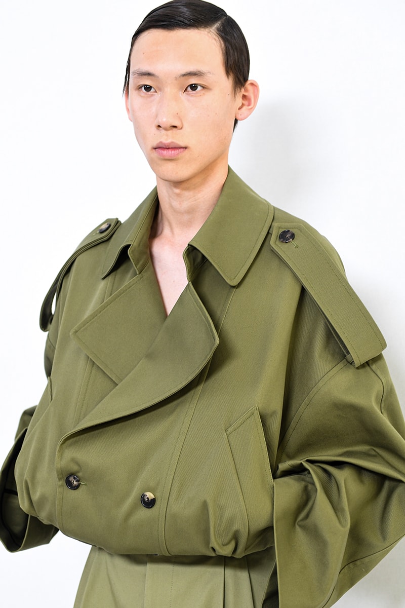 Loewe SS24 Dazzles With Glitter jonathan anderson jw anderson glitter boys glamour glam runway catwalk paris fashion week spring/summer 2024 pfw