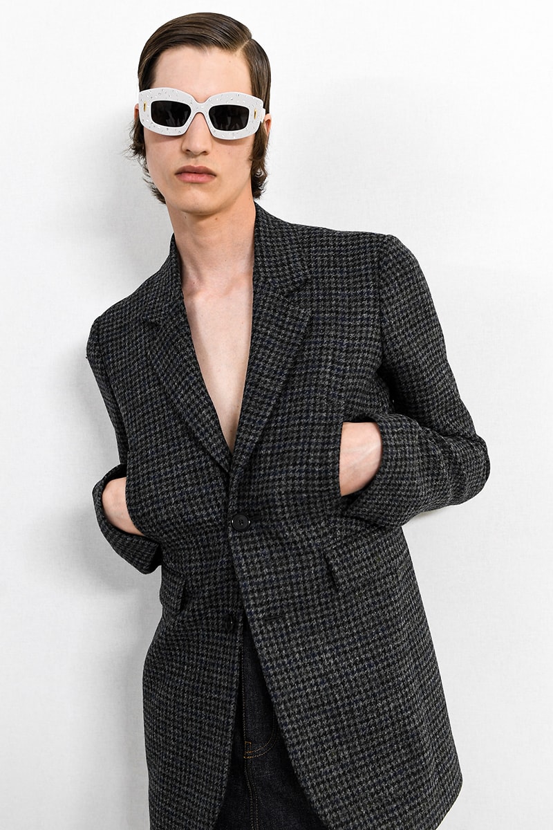 Loewe SS24 Dazzles With Glitter jonathan anderson jw anderson glitter boys glamour glam runway catwalk paris fashion week spring/summer 2024 pfw