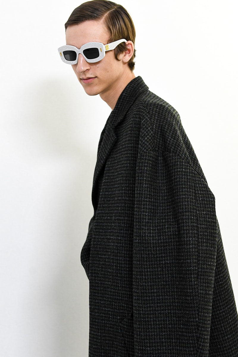 Loewe SS24 Dazzles With Glitter jonathan anderson jw anderson glitter boys glamour glam runway catwalk paris fashion week spring/summer 2024 pfw