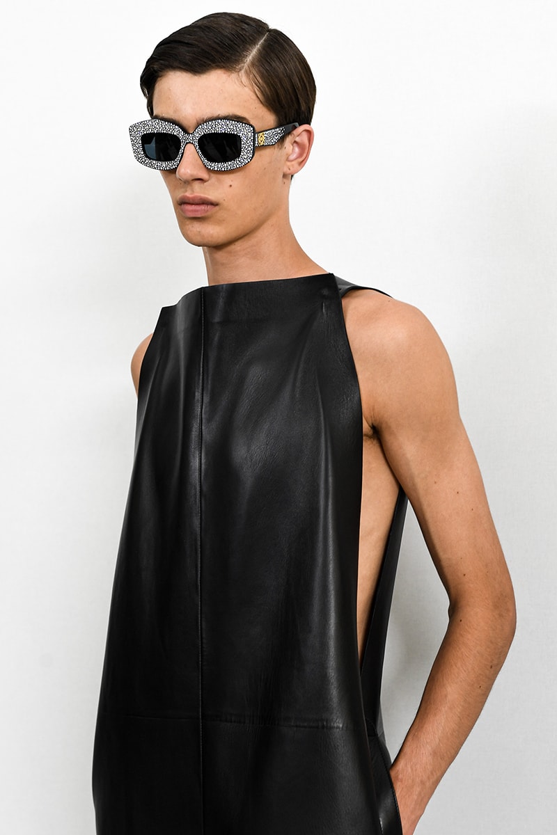 Loewe SS24 Dazzles With Glitter jonathan anderson jw anderson glitter boys glamour glam runway catwalk paris fashion week spring/summer 2024 pfw