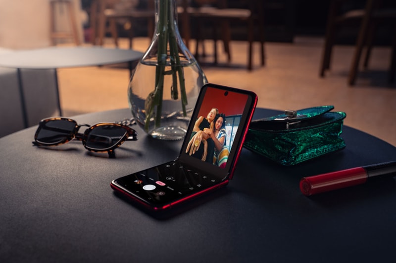 Motorola Launches New Razr+ Flip Phone Razr Device Specs Release Price Info