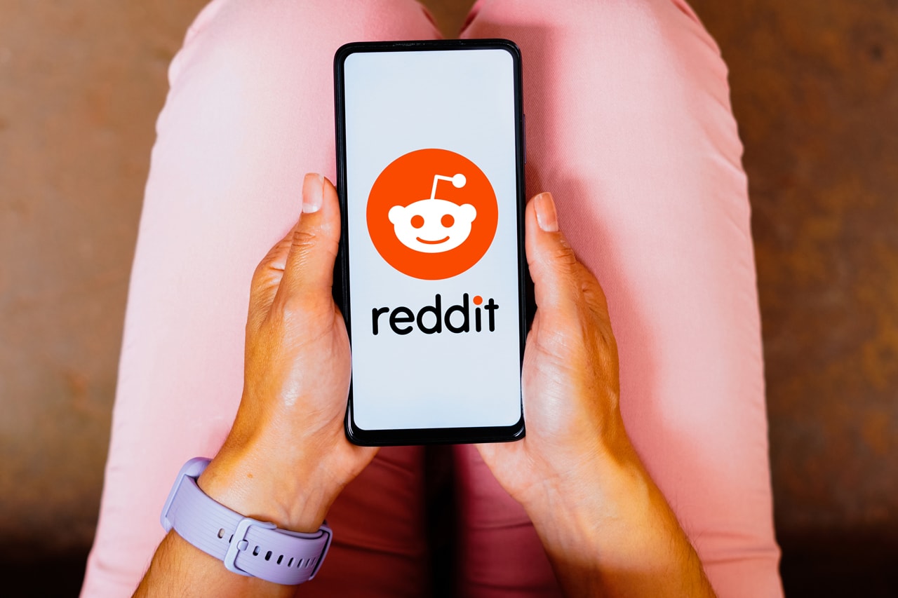 reddit plans to lay off five percent of staff 90 employees tech company social media network