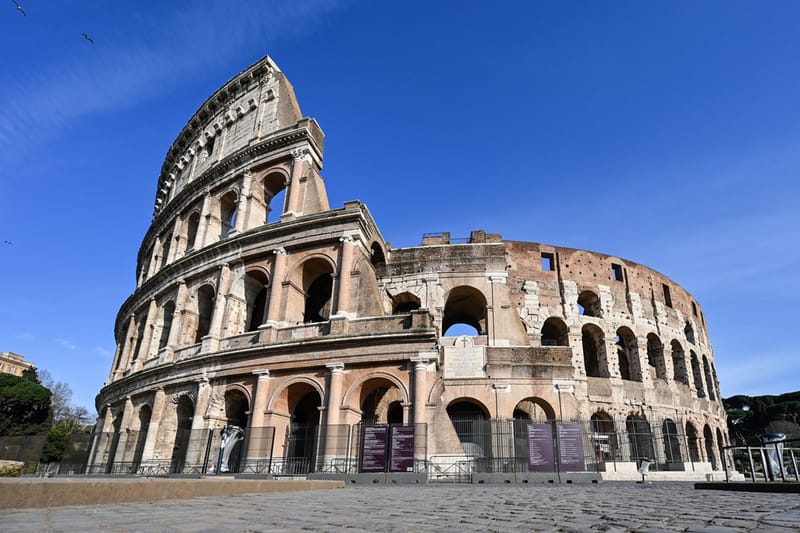 Tourist Vandalizes Wall of Roman Colosseum