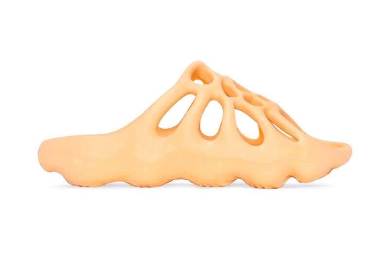 Closer Look at the adidas YEEZY 450 Slide "Cream"
