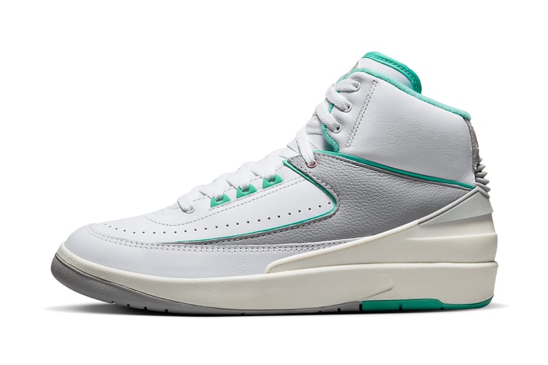 "Crystal Mint" Accents This Women's Exclusive Air Jordan 2