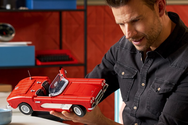 LEGO Icons 1961 Chevrolet Corvette 10321 Release Date info store list buying guide photos price early vip access chevy 70th anniversary