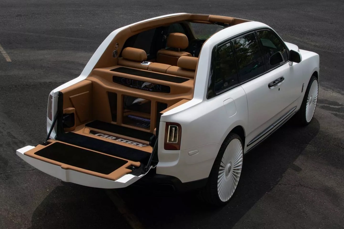 Lil Uzi Vert Rolls-Royce Cullinan Car Effex Vert Edition