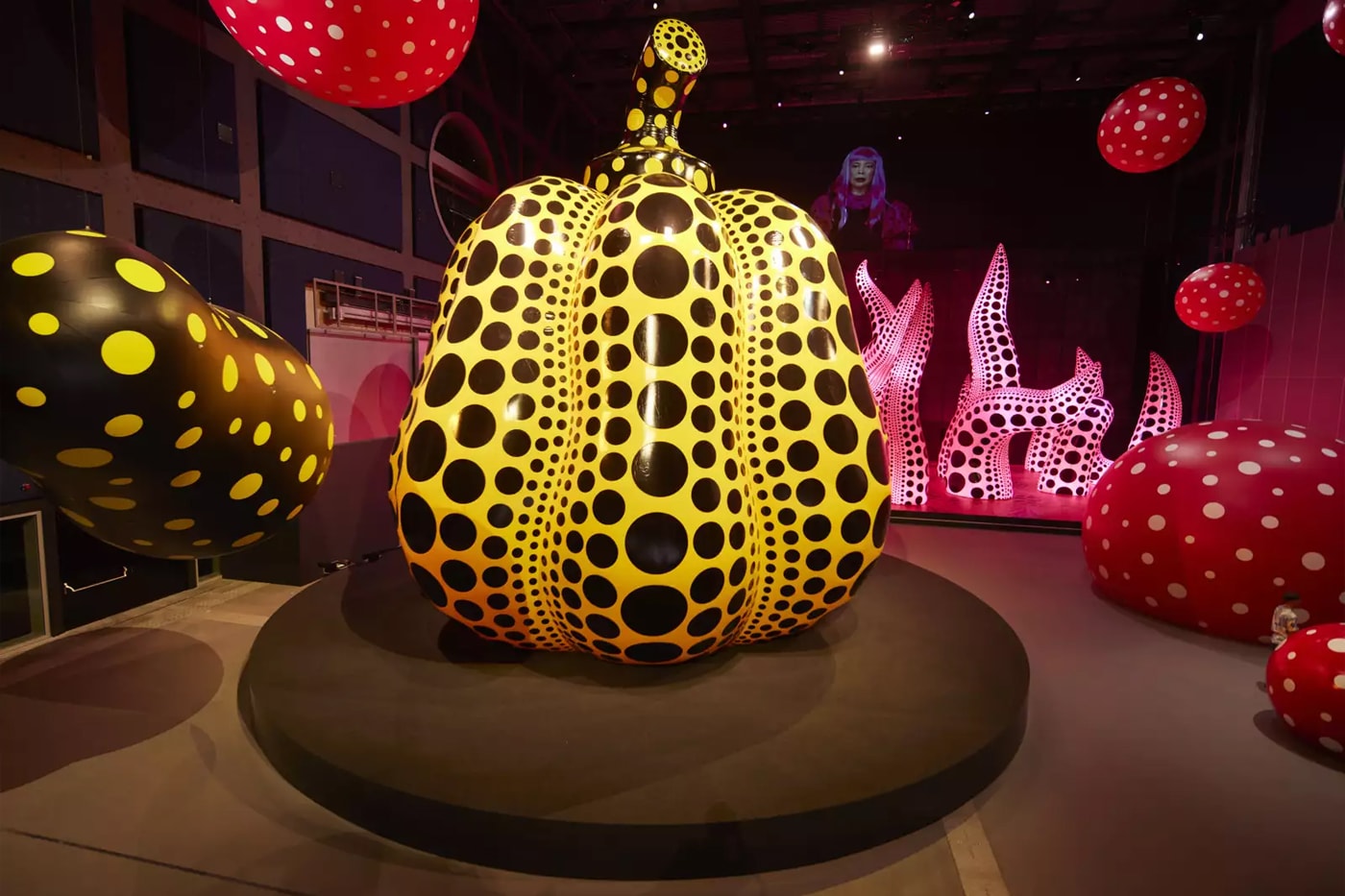 Yayoi Kusama's Inflatable Works Land in Manchester's 'You, Me and the Balloons' Exhibition louis vuitton united kingdom tate modern polka dots pumpkin