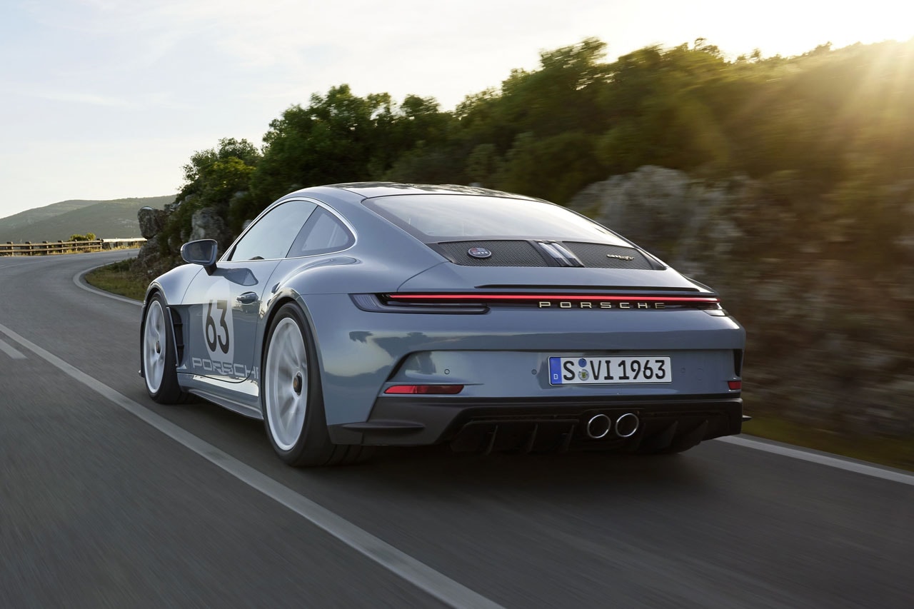 Porsche Reveals 2024 911 S/T