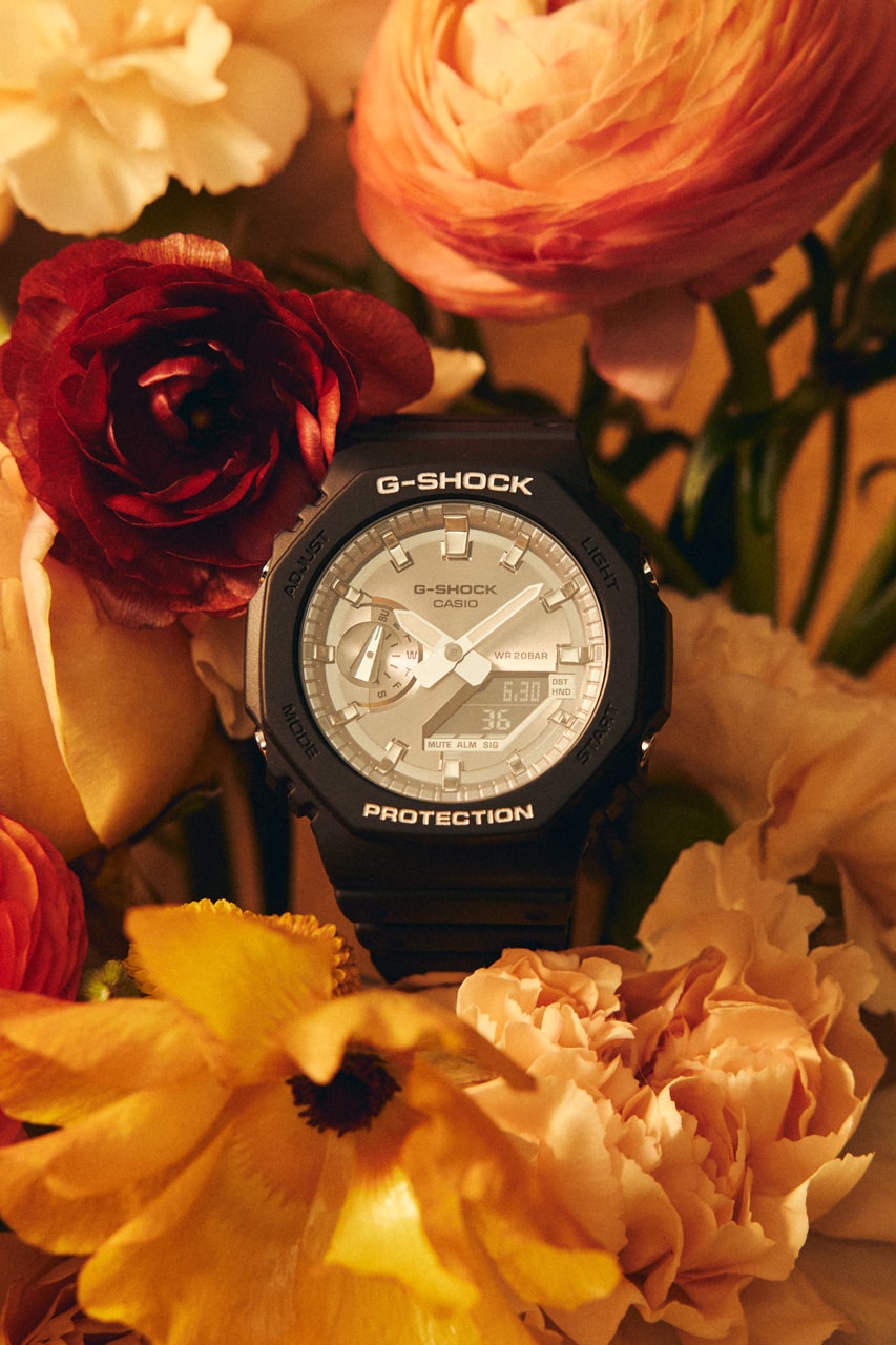 Gショックが人気のGA-2100シリーズにゴールドとメタリックシルバーの最新モデルをラインアップ G-SHOCK Closer Look Black Gold Silver Shock Resistant GA-2100GB-1A GA-2100SB-1A Lookbook Vapor Deposition Resin 