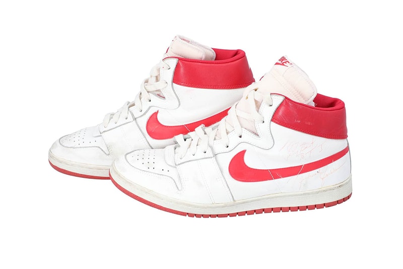 Michael Jordan Air Ship Auction Fifth NBA Game denver nuggets 1984 white red tj lewis ball boy