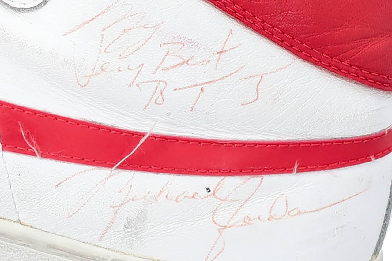 Michael Jordan Air Ship Auction Fifth NBA Game denver nuggets 1984 white red tj lewis ball boy 