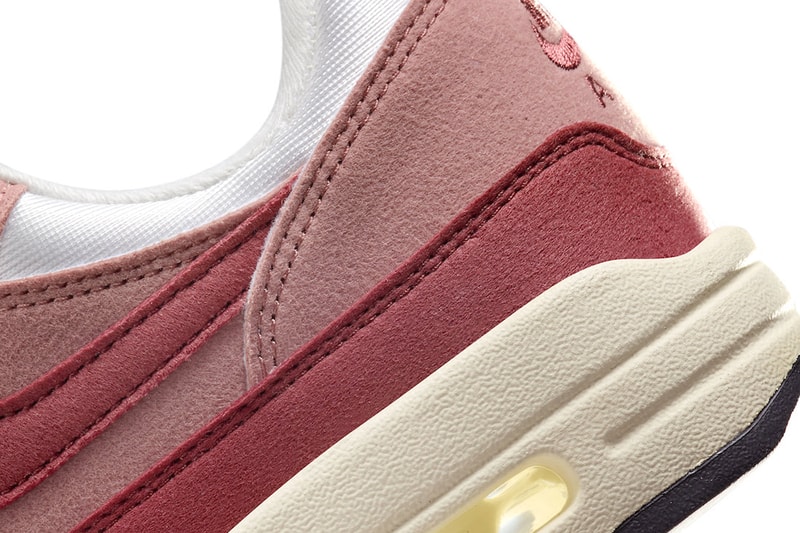 Official Look at Nike Air Max 1 "Red Stardust" Sail/Cedar-Red Stardust-Coconut Milk swoosh DZ2628-103 fall november release