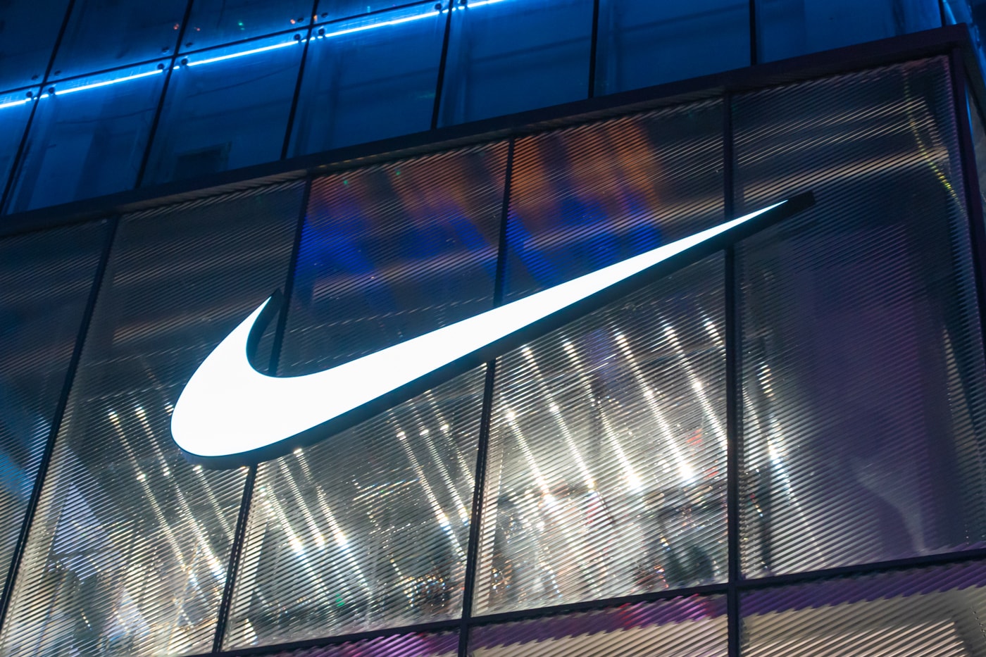 Industry Report Indicates That Nike Is the World's Most Popular Sneaker Brand statista industry report jordan brand sketchers adidas vans moonstar converse new balance