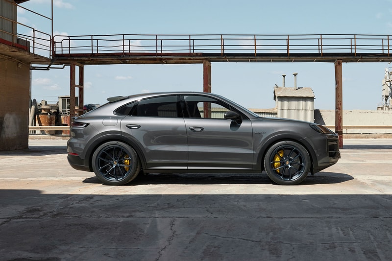 The most powerful Porsche Cayenne is a plug-in hybrid - Porsche