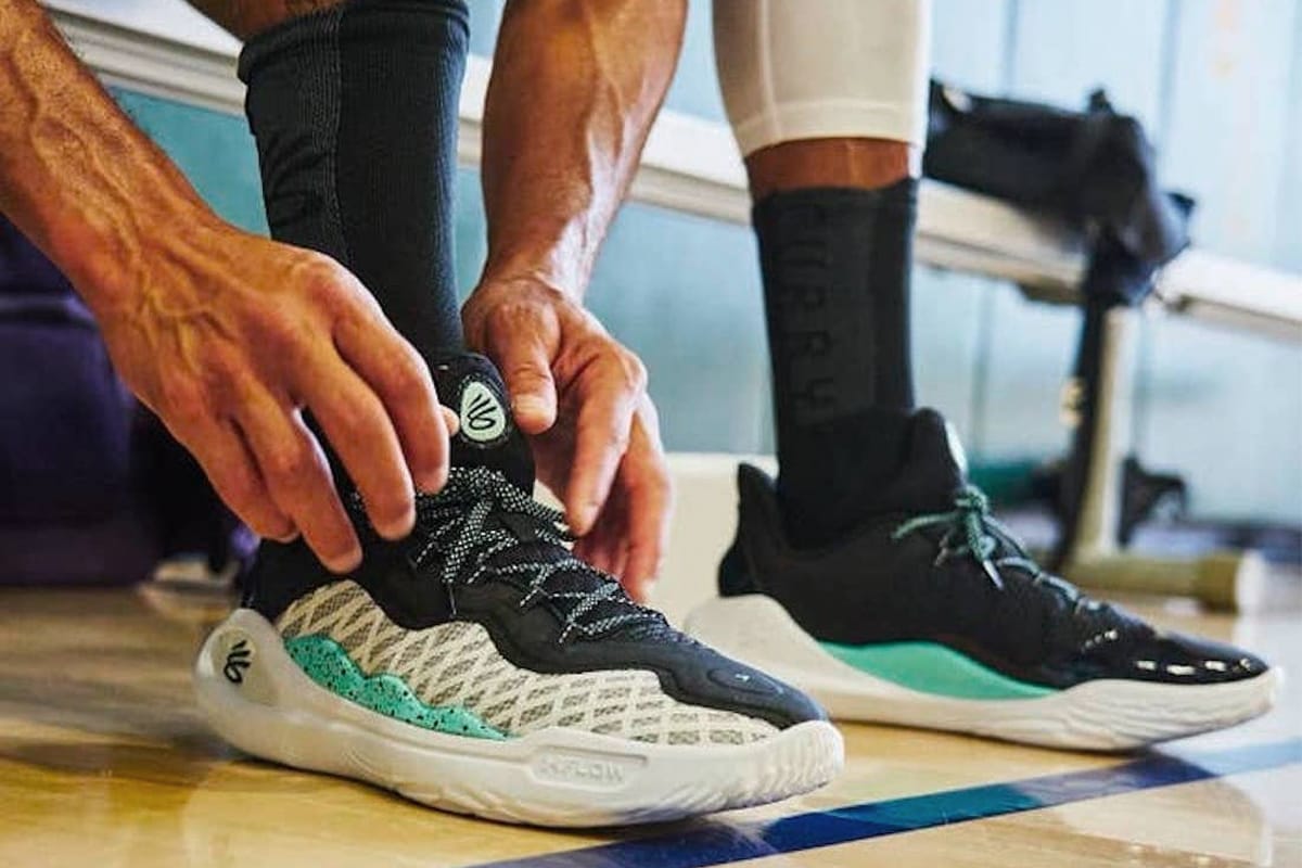 Steph Curry Debuts New Under Armour Curry    Hypebeast