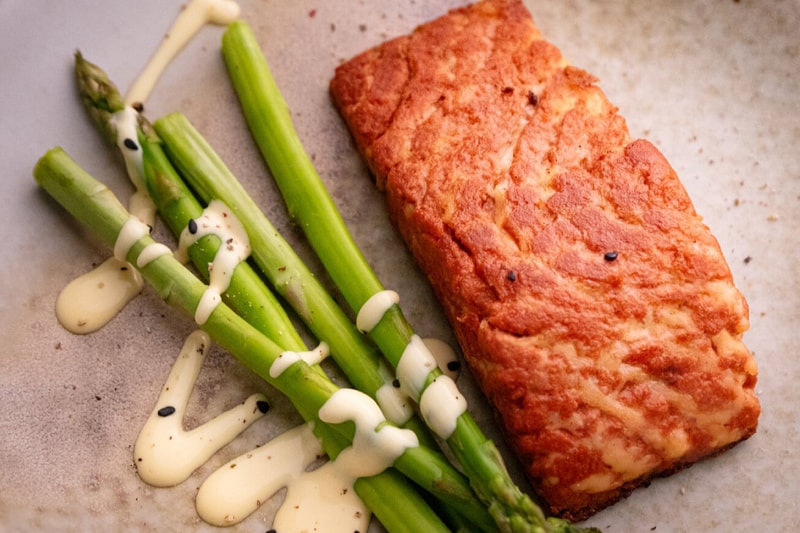 You Can Now Purchase 3D-Printed Salmon vegan revo foods smoked fish vegetarian revo foods mycoprotein omega acid vitamin protein pea tech fish tuna gravlax spread billa supermarket grocery cook made nutrient