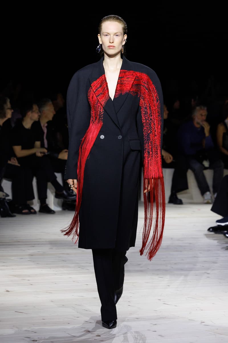 Alexander McQueen Spring Summer 2024 Paris Fashion Week menswear womenswear runway Sarah Burton