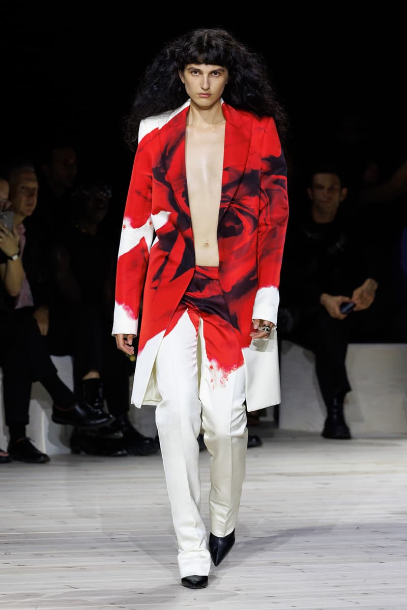 Alexander McQueen Spring Summer 2024 Paris Fashion Week menswear womenswear runway Sarah Burton