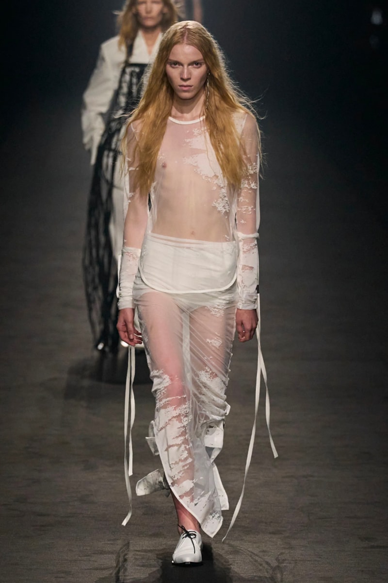 Ann Demeulemeester Fall 2024 Ready-to-Wear Runway, Fashion Show &  Collection Review [PHOTOS]