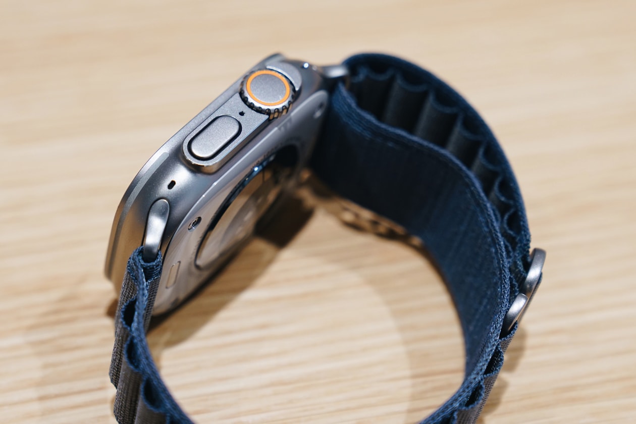 Apple Watch Ultra 2 часы руки на обзоре подробности запуск серии 9 сравнение нит яркость функция двойного касания точный поиск сравнение цен первое второе поколение