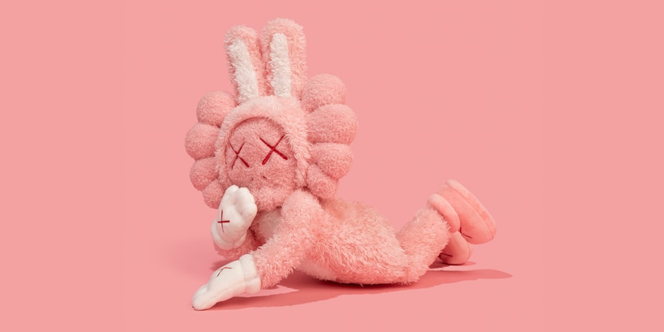 HYPEBEAST on X: Check out KAWS' latest release featuring the “KAWS  ACCOMPLICE” Plush & Lantern collectibles 🔥  / X