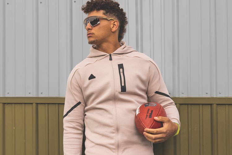 Oakley and Patrick Mahomes Launch New Signature Series Featuring the BXTR and Resistor Models