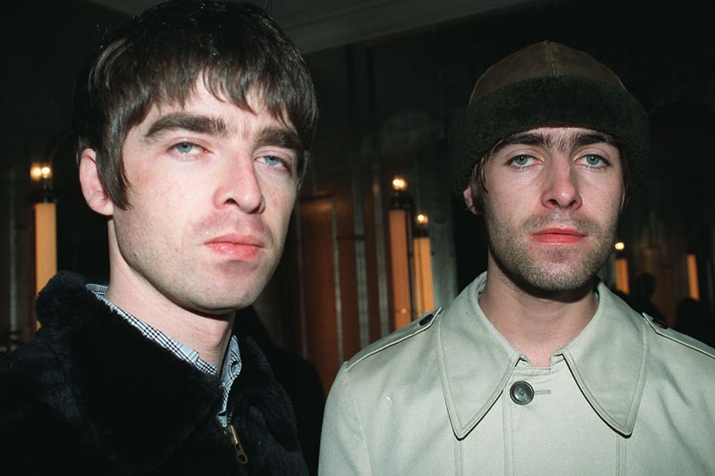 Oasis Music The Masterplan Definitely Maybe UK Manchester Rock Music Liam Gallagher Noel Gallagher Songs CD Vinyl