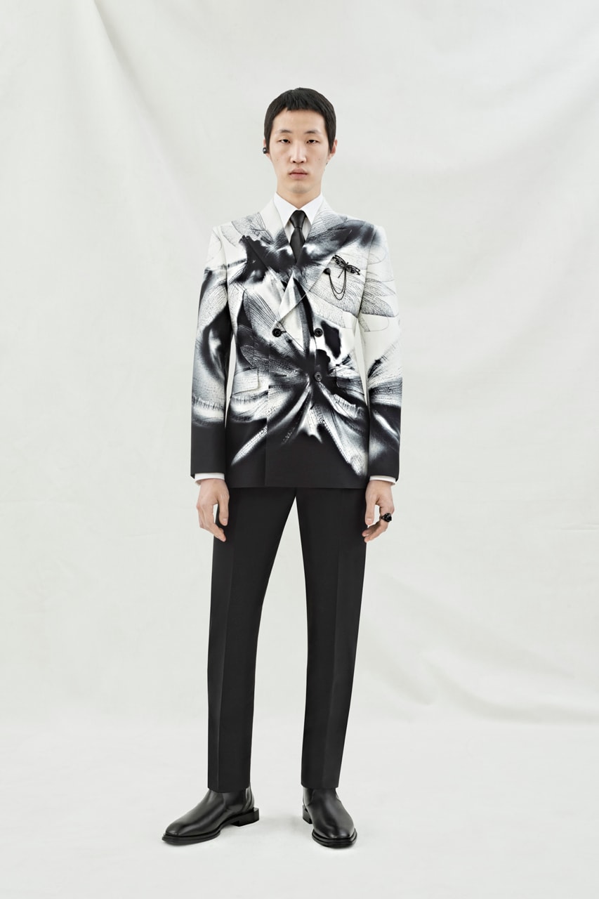 Alexander McQueen Pre-SS24 Centers on Cut and Proportion Fashion Menswear