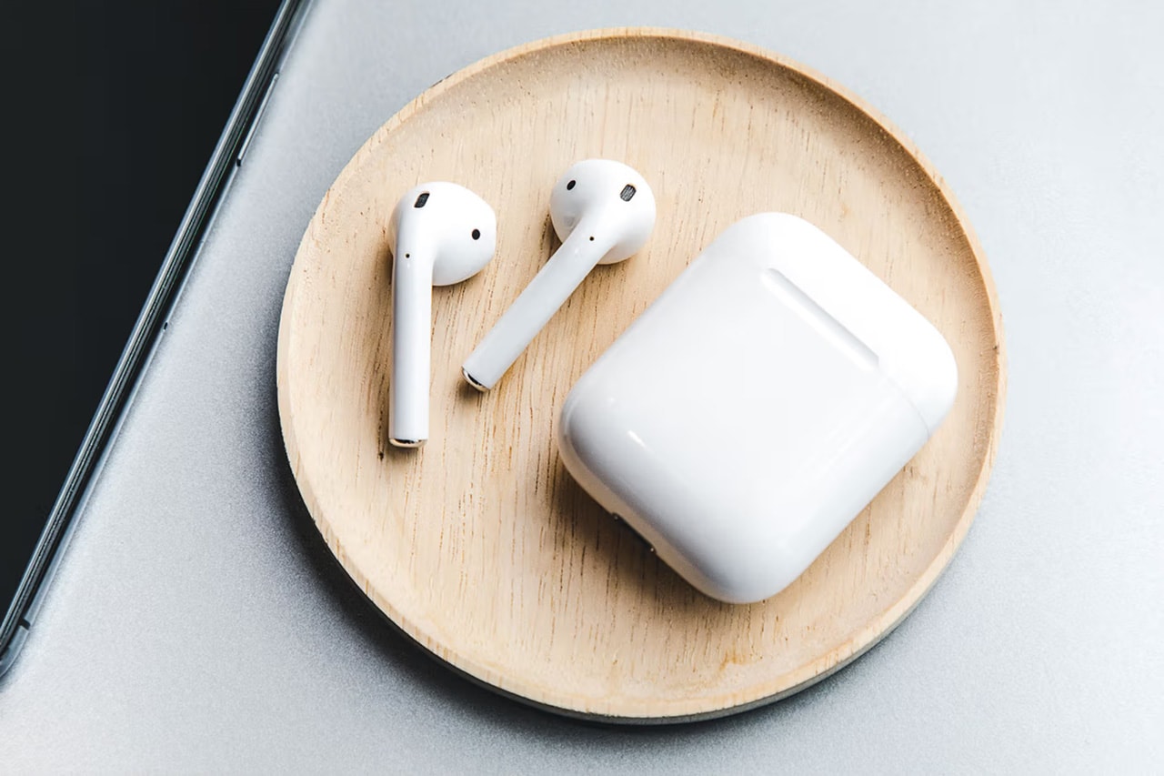 apple airpods lineup headphones earbuds revamp report bloomberg mark gurman new airpods pro model 2024 2025 anc active noise cancellation