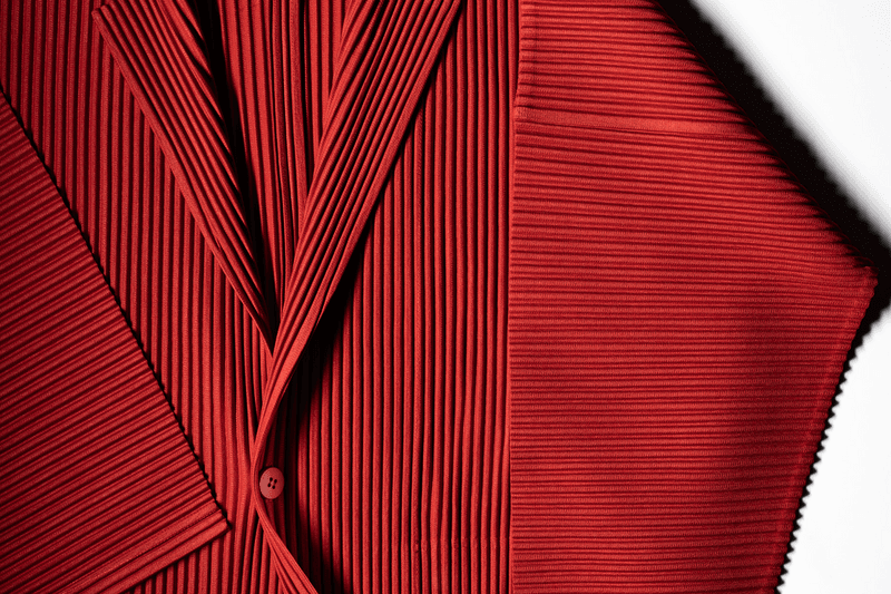 HOMME PLISSÉ ISSEY MIYAKE Recalls Its Pleated History With 10th Anniversary Collection