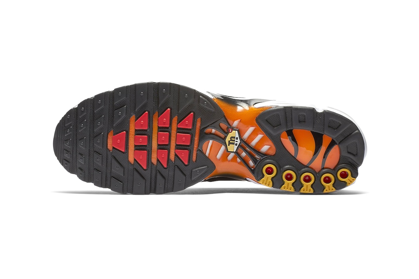 Nike Air Max Plus "Sunset" Is Returning Later This Year Fall 2024 HF0552-001 Black/Pimento-Bright Ceramic-Resin-White