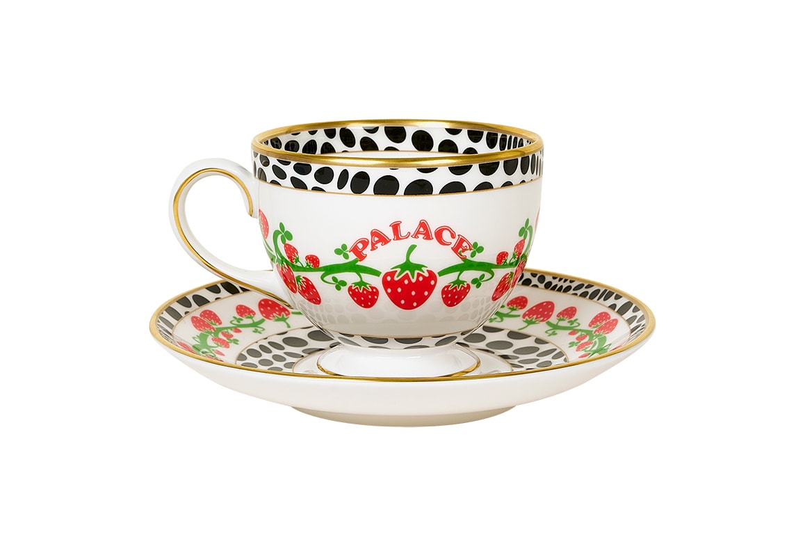 パレス スケートボードが英発のテーブルウェアブランド ウェッジウッドとのコラボを発表 palace skateboards wedgwood tea set cup saucer plate teapot skate deck strawberry blue white official release date info photos price store list buying guide