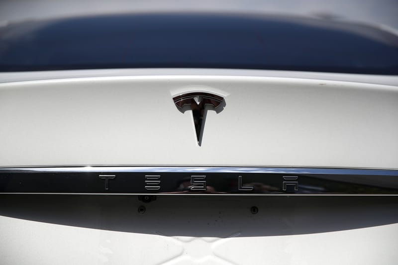 Tesla’s New ‘Driver Drowsiness Warning’ Detects Yawns and Closed Eyes