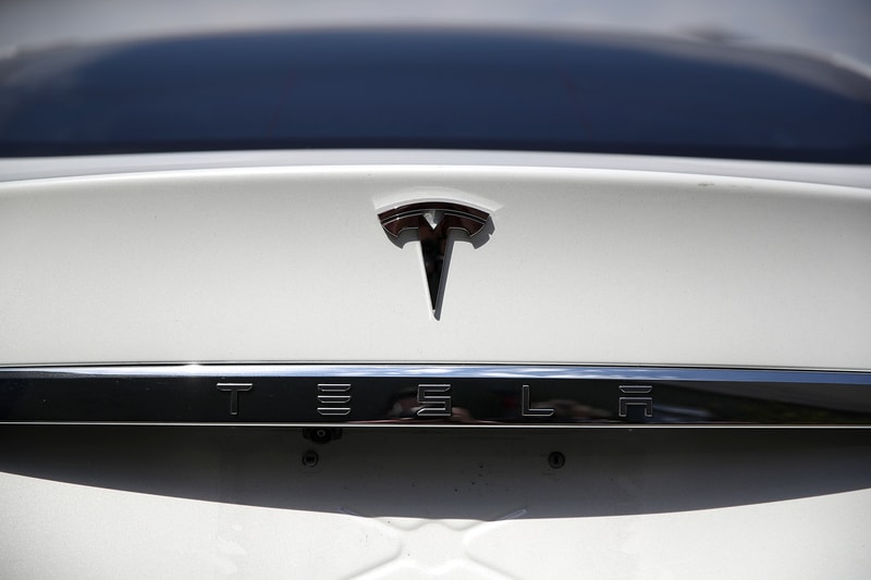 Tesla Driver Drowsiness Warning Detects Yawns Closed Eyes feature launch autopilot cars vehicles tired driver details 