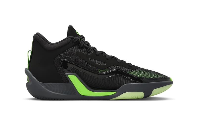 Jordan Tatum 1 "Green Strike" Has an Official Release Date black green strike anthracite november 2023 release info jordan brand jayson tatum boston celtics nba basketball shoe deuce michael jordan eastern conference DZ3324-003