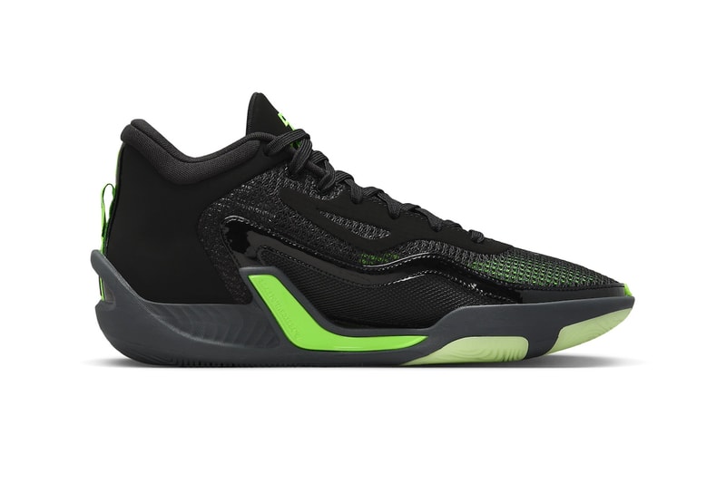 Jordan Tatum 1 "Green Strike" Has an Official Release Date black green strike anthracite november 2023 release info jordan brand jayson tatum boston celtics nba basketball shoe deuce michael jordan eastern conference DZ3324-003