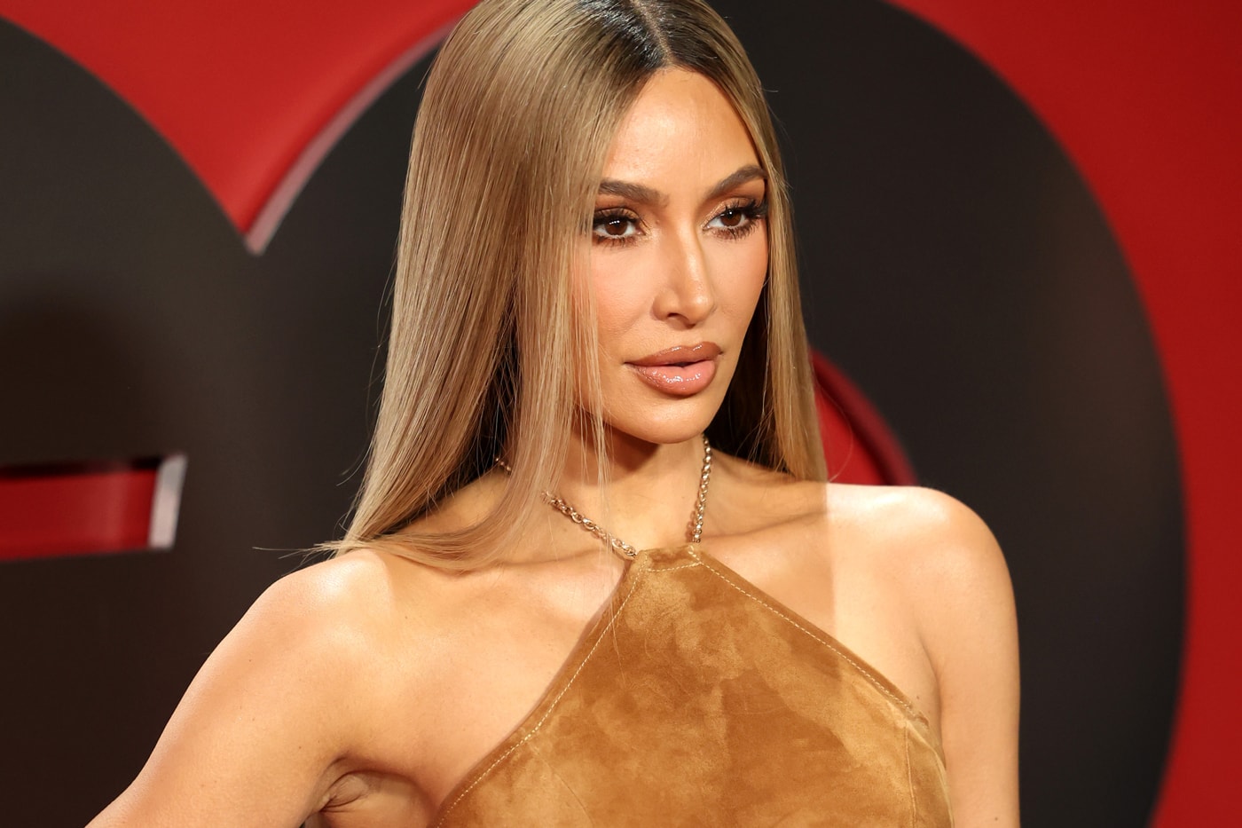 Kim Kardashian The 5th Wheel movie film industry project produce star in pitching hollywood studio bids deadline report details