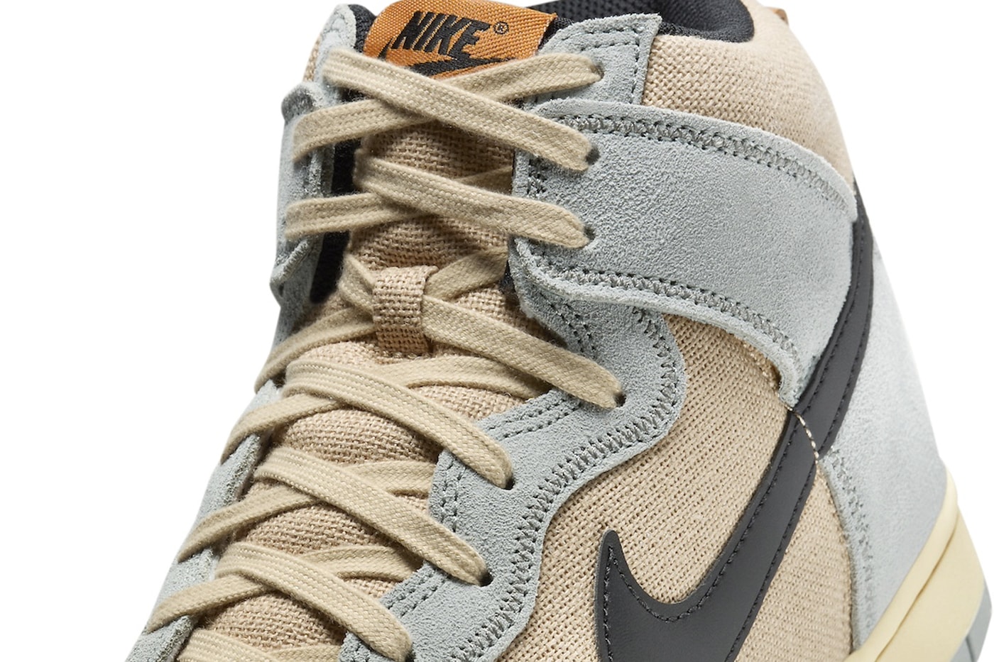 Nike Dunk High SE получил текстурированную версию «Hemp Hoops» FJ4191-200. Информация о выпуске Grain/Black-Light Pumice-Pale Vanilla-Monarch-Dark Stucco. Февраль 2024 г., замшевое полотно из конопли.