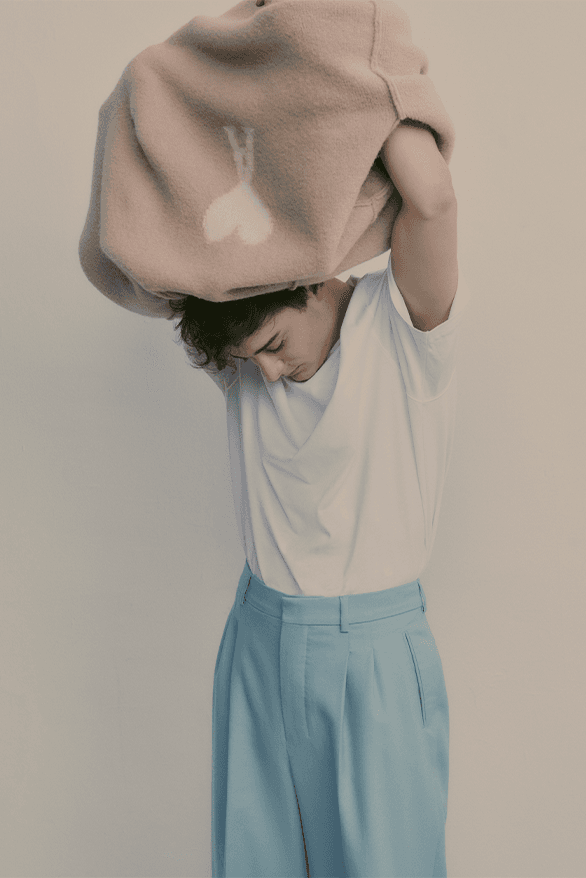 Noah Schnapp AMI Cloudy Wool Knitwear Campaign actor Paris Alexandre Mattiussi Ami de Cœur