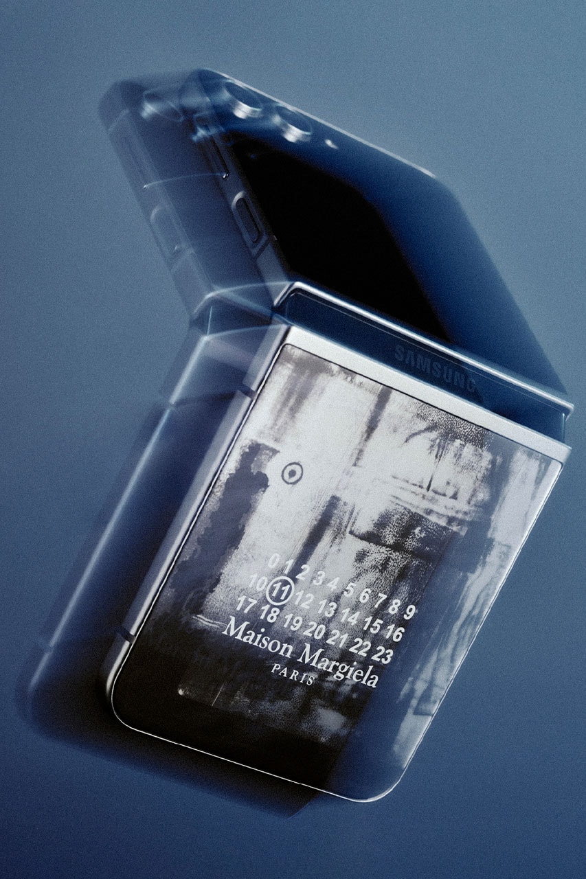 Official Samsung Transparent FlipSuit Case - For Samsung Galaxy Z Flip5