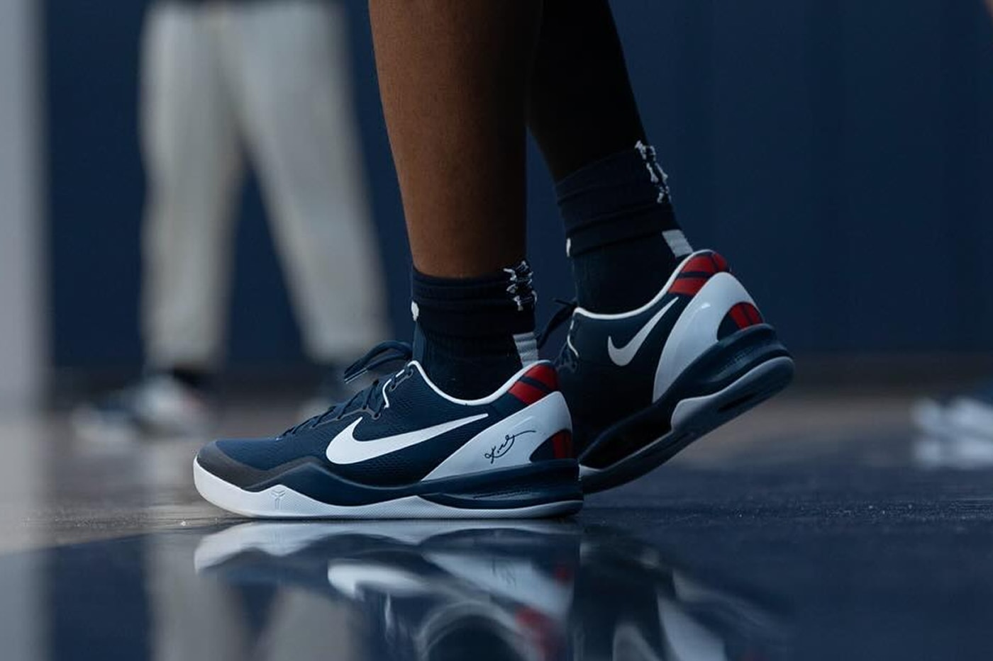 UCONN Basketball Team Receives Nike Kobe 8 Protro PEs ncaa vanessa bryant kobe bryant mamba midnight navy white varsity red husky nike mamba program