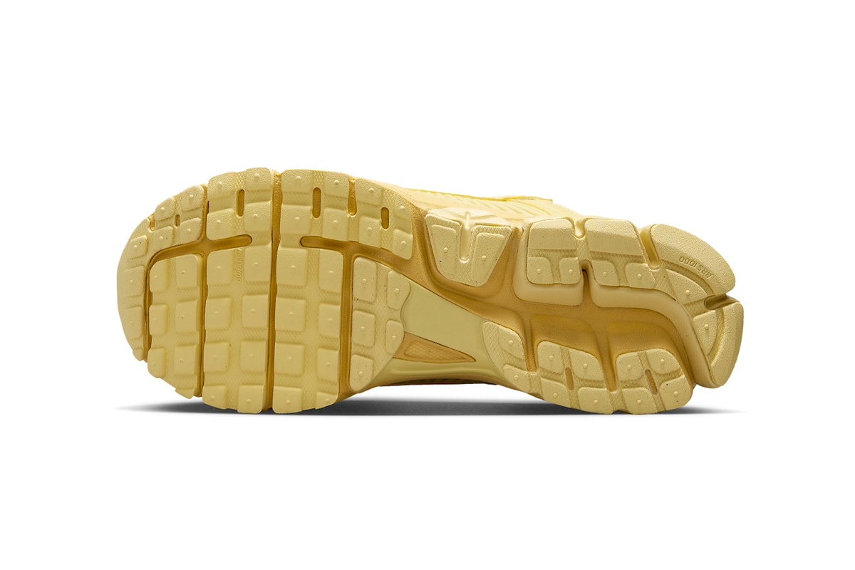 Official Look at the Nike Zoom Vomero 5 "Saturn Gold" FQ7079-700 Saturn Gold/Lemon Wash 