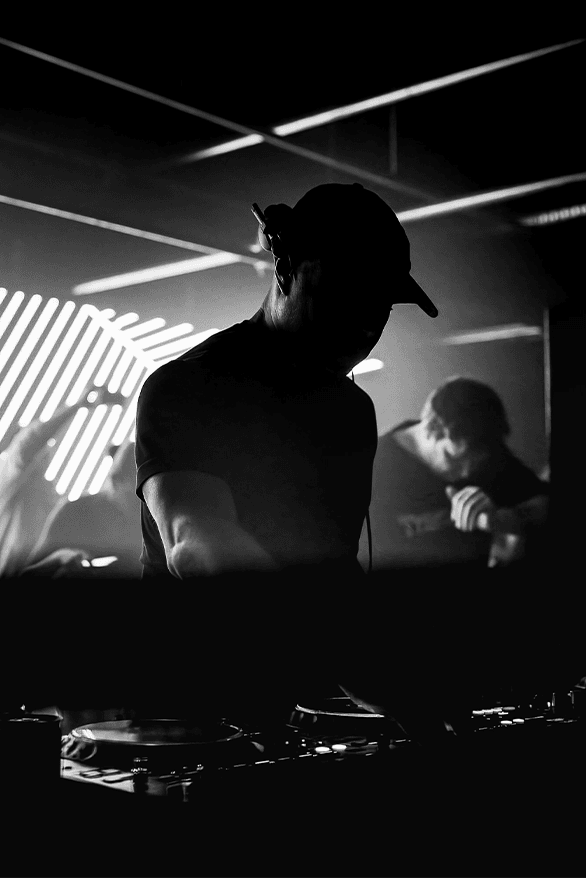 Skepta Jammer Mas Tiempo Performance Drumsheds London club dj
