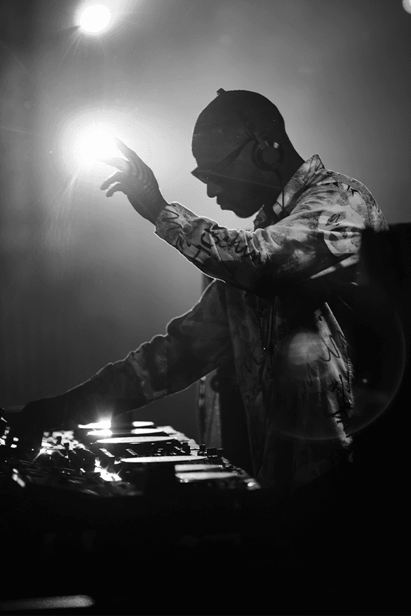 Skepta Jammer Mas Tiempo Performance Drumsheds London club dj