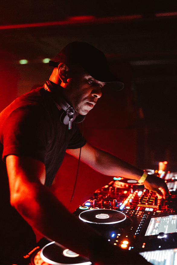 Skepta Jammer Mas Tiempo Performance Drumsheds London club dj