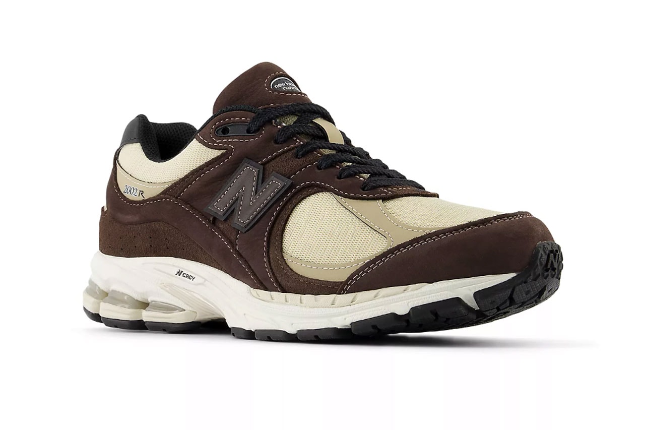 New Balance’s 2002R GORE-TEX Surfaces in “Black Coffee” Footwear