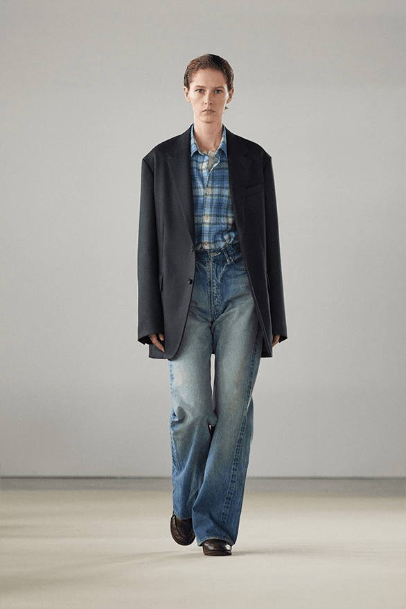 Auralee Fall Winter 2024 Paris Fashion Week menswear runway show