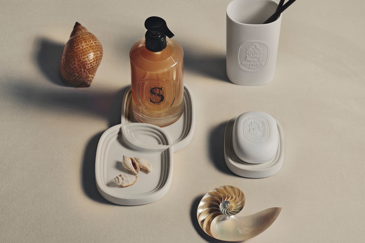 Diptyque's "Beauty Alcoves" Collection Transforms the Bathroom Into a Dreamy Refuge candle tray home good homeware design label fragrance olfactory shop price paris