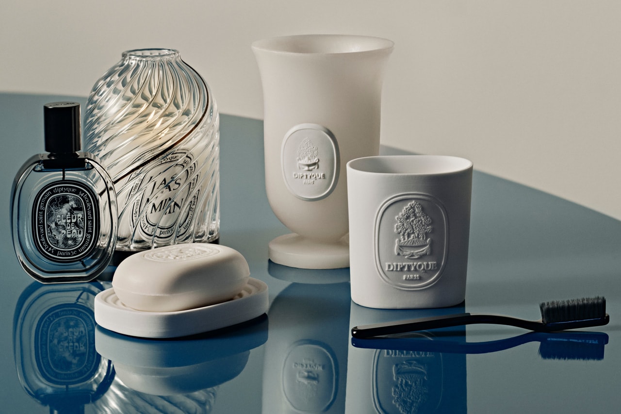 Diptyque's "Beauty Alcoves" Collection Transforms the Bathroom Into a Dreamy Refuge candle tray home good homeware design label fragrance olfactory shop price paris